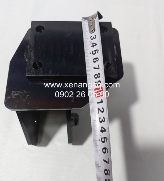 11232-GG30B Bát chân máy phải động cơ QD32