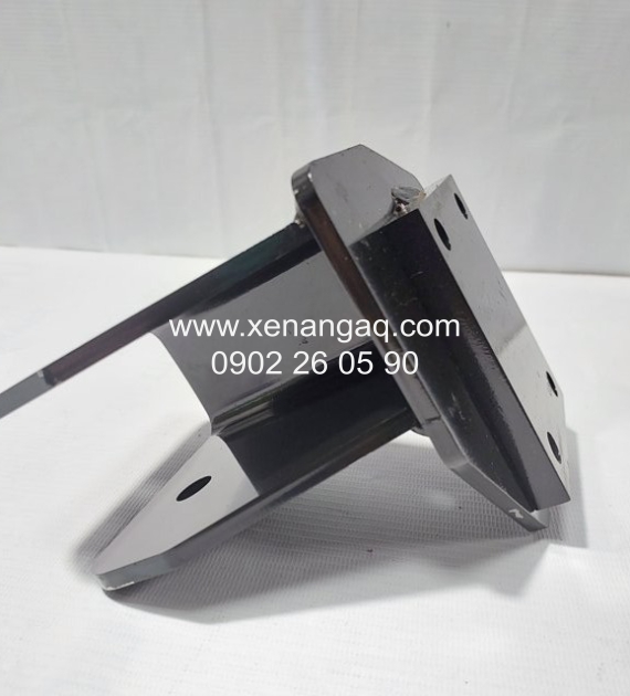 11232-GG30B Bát chân máy phải động cơ QD32