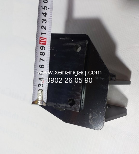11232-GG30B Bát chân máy phải động cơ QD32