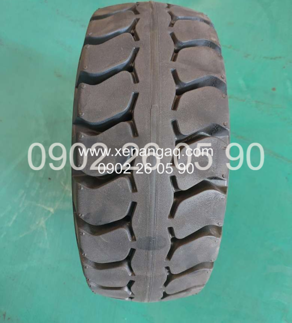 Vỏ Đặc Xe Nâng 18x7-8 Hiệu Dunlop