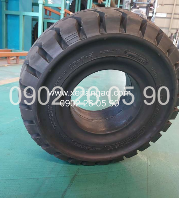 Vỏ Đặc Xe Nâng 18x7-8 Hiệu Dunlop