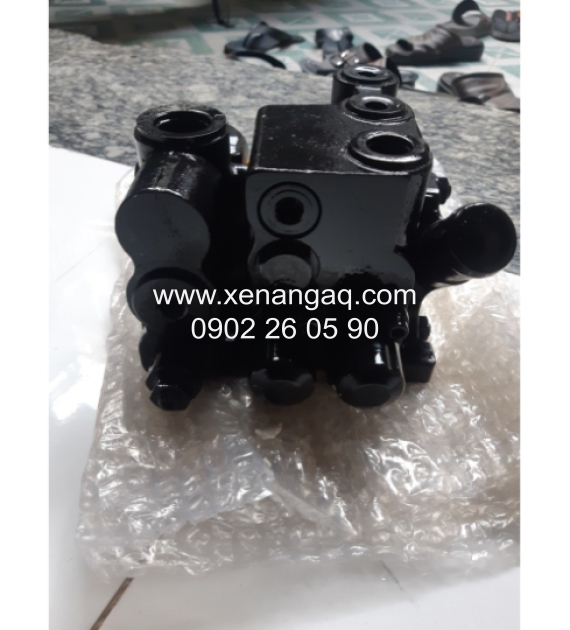 PHỐT BỘ CHIA THỦY LỰC NISSAN